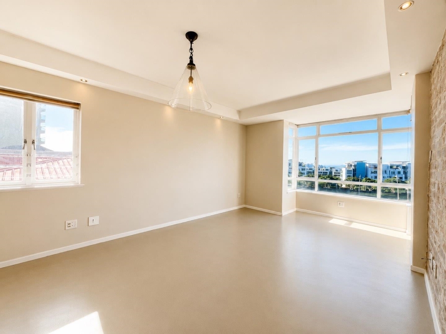 To Let 2 Bedroom Property for Rent in Green Point Western Cape